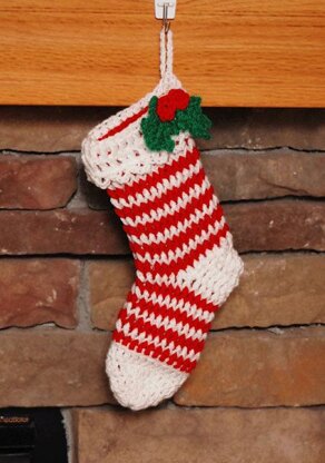 0770 Holly Leaf Striped Stocking 