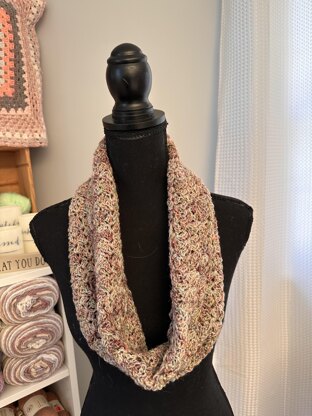 Iris Spring Crochet Cowl