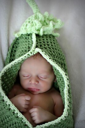 Peapod Photo Prop with Hat