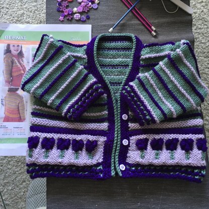 Flower border cardigan