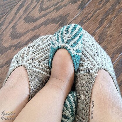 Spanien Ræv metrisk Ashvini Tunisian Crochet Slippers Crochet pattern by Arunima Goel |  LoveCrafts