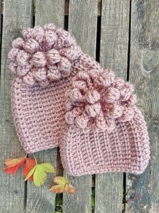 Lollypop Trail beanie hat with pom pom