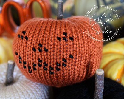 Knit Jack- O' -Lantern