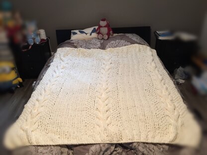 Horseshoe Cable Blanket for Boyfriend