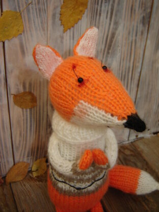 How to knit two-tone chanterelle ears with knitting.