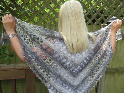 Ocean Kiss Summer Shawl