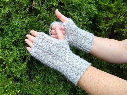 Totally Cabled mitts