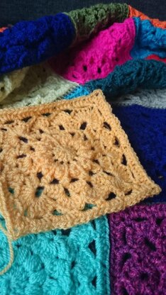 Crochet Mood Blanket 2014 - June Square - by Pukado