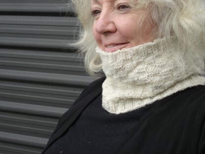 Tin Shed Yarns Westport Quay Cowl