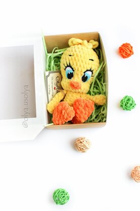 Tweety Canary bird pattern (PDF + 2 videos of how to make the eyes and the hair)