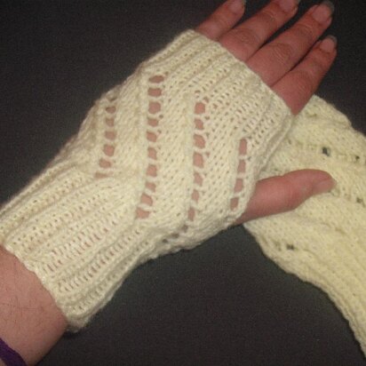 Lazy Like Lace Fingerless Wristlets