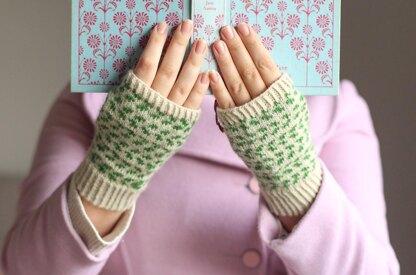 Bilberry Fingerless Mitts