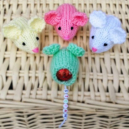 Knitted Animal Toys: 25 knitting patterns for adorable animal dolls