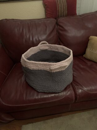 Dip Edge Grey Crochet Basket in Bernat - Downloadable PDF