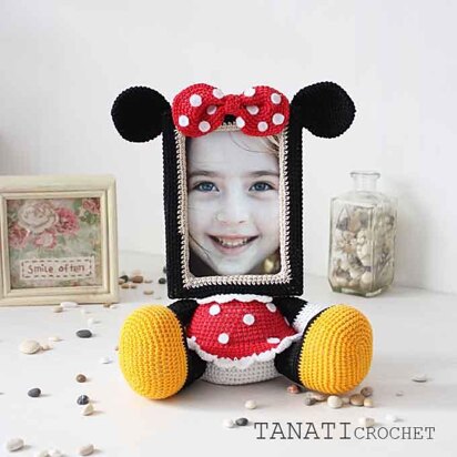 Crochet Pattern of Photo Frame Mouse girl