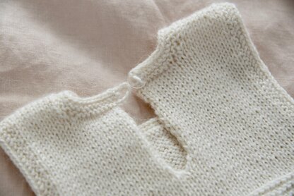 Fingering Weight 4 Ply Leaf Romper
