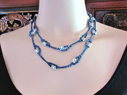 Cat's-Eye Lariat