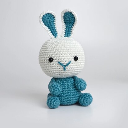 Glowing Bunny in Circulo Amigurumi & Amigurumi Glow - Downloadable PDF