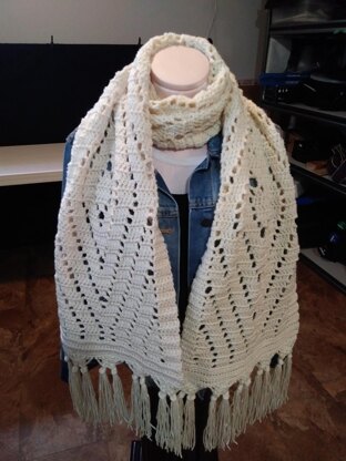 Dundarave Scarf