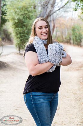 Faux Fur Scarf with Pockets