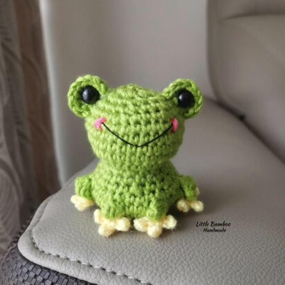 No Sew Frog Amigurumi