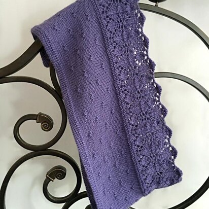 Olivia - lace border loop scarf