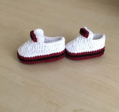 Sporty Baby Bootie & Hat Set N 237