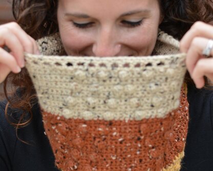 Rustic Candy Corn Cowl