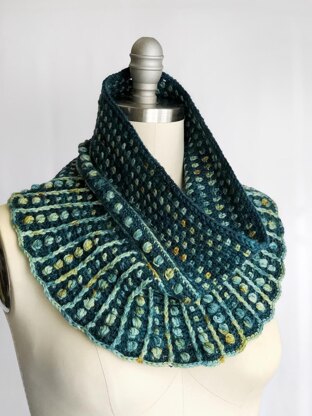 Dissent Cowl (crochet)