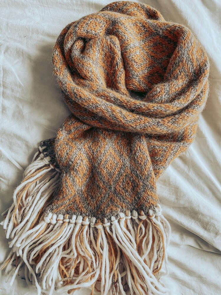 Fair Isle rhombus scarf with fringe Knitting pattern by Evvash