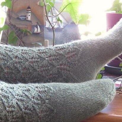 Falling Fern Socks