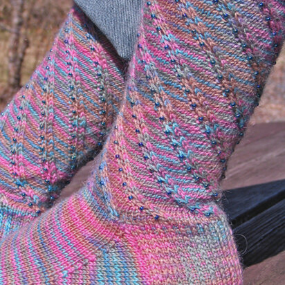 Nelkin Designs Whirling Socks PDF