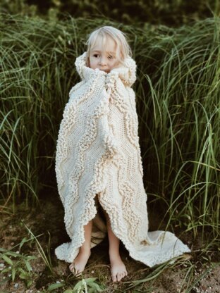 Scandi Decor Throw in wavy texture, featuring mohair chunky boucles