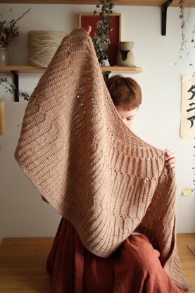 Javelin shawl