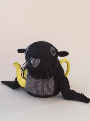 Sea lion tea cosy