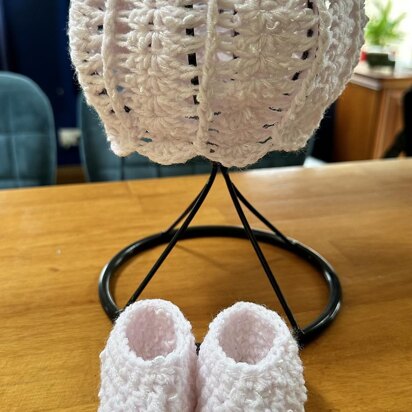 Spring Hat and Booties Baby Set