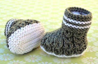Mock Cables Boot Style Baby Booties