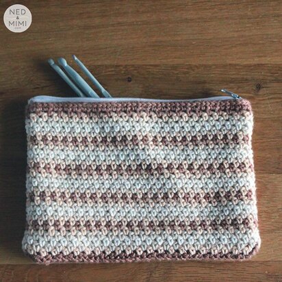 Moss Stitch Zipper Pouch