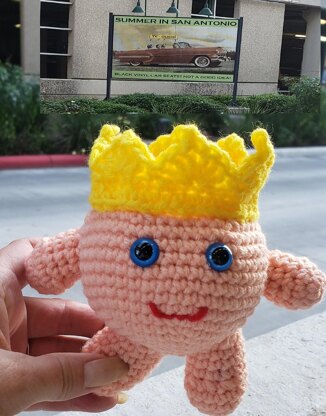 Peachy Queen Amigurumi