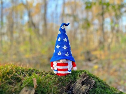 Patriotic gnome USA (girl)