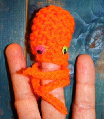 Finger-fighting Stitched Squid