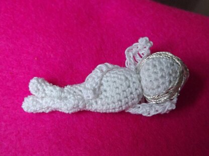 Miniature angel brooch pattern