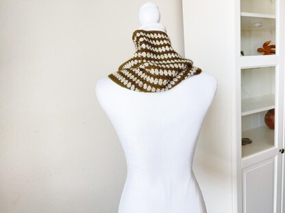 Riverstone Cowl