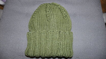 Lusia - a forest green toque