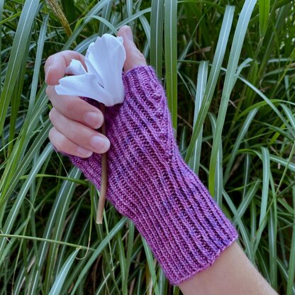 Cyclamen Mitts