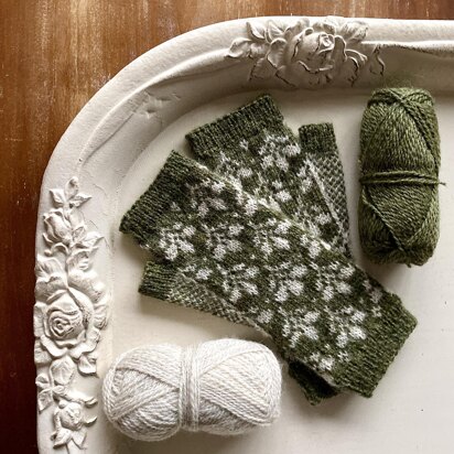 Hello Autumn! Mitts - knitting pattern