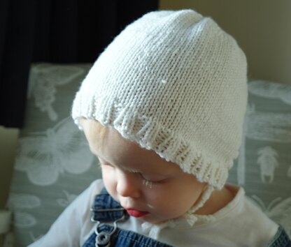 Easy baby bonnet- vintage style