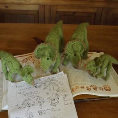 Protoceratops family - knitting pattern