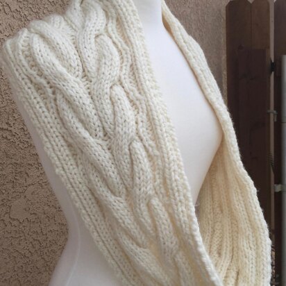 Chunky Cable Infinity Scarf