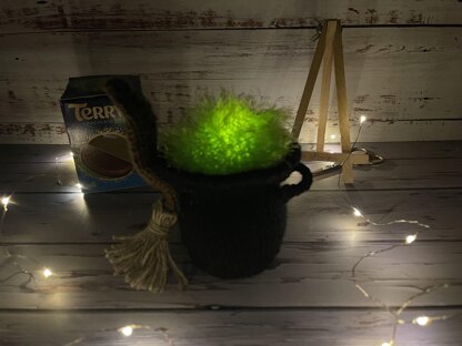 Light-up Witches Cauldron & Broomstick Chocolate Orange Cover Knitting Pattern